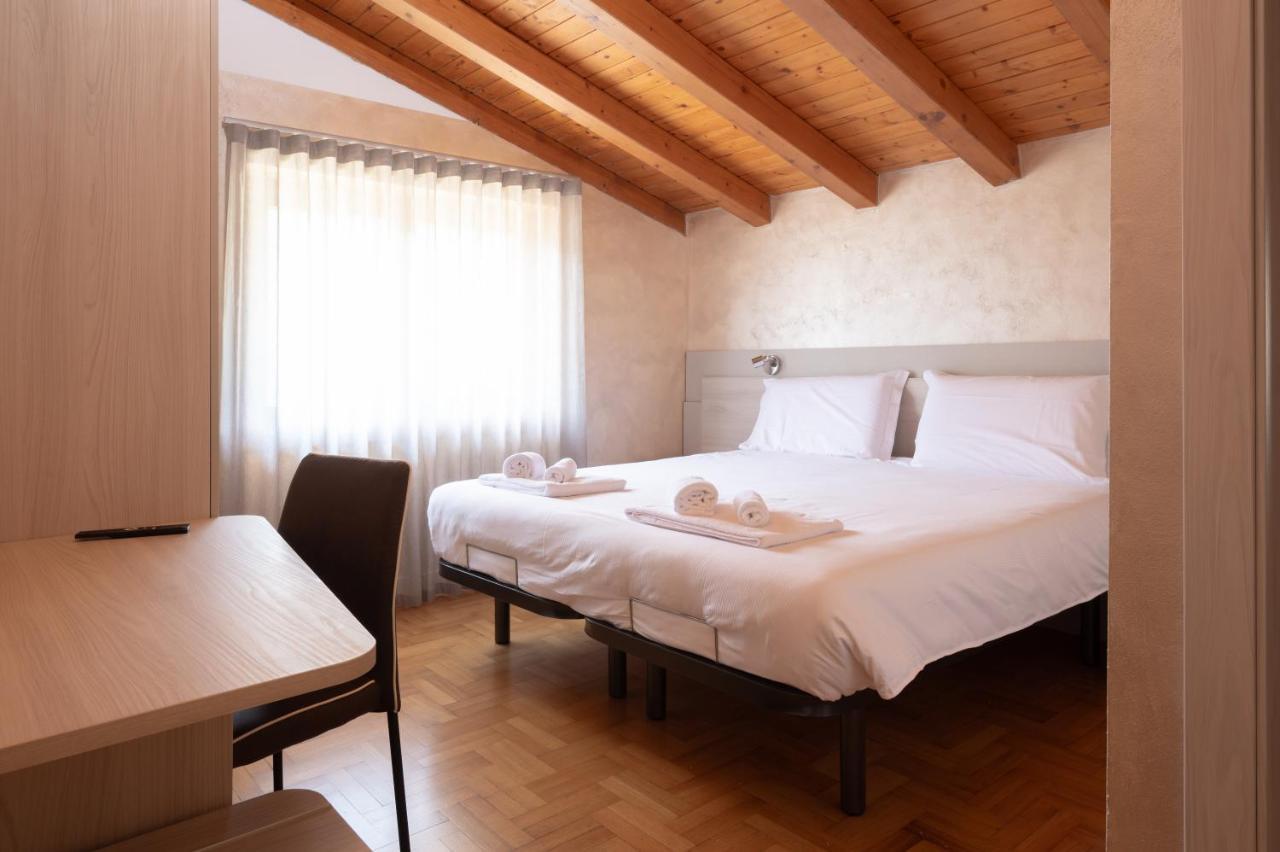 Hotel Vezza Alpine Lodge & Spa เวซซาโดโญ ภายนอก รูปภาพ