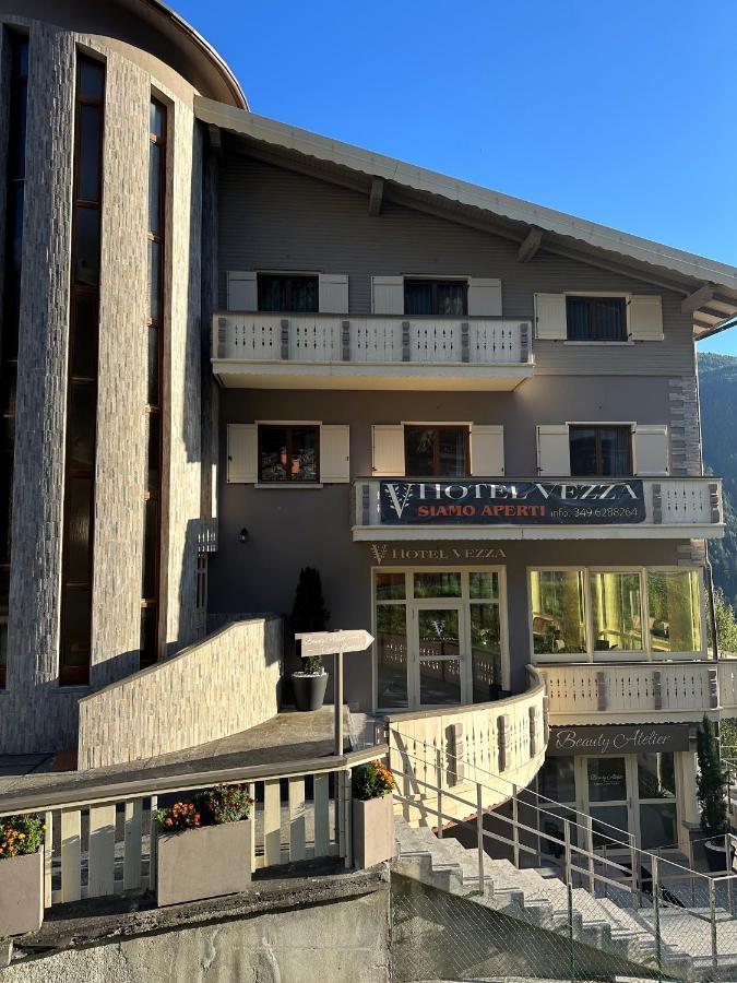 Hotel Vezza Alpine Lodge & Spa เวซซาโดโญ ภายนอก รูปภาพ